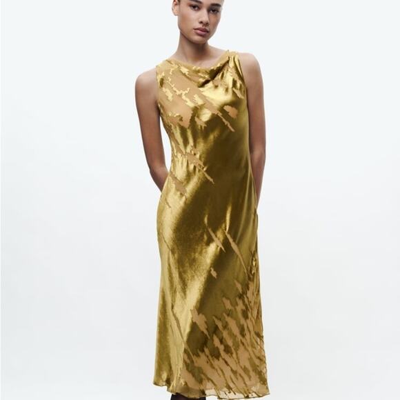 ZARA VELVET MIDI DRESS ZW COLLECTION - Picture 1 of 11